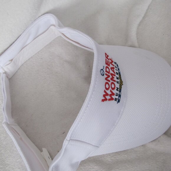 NEW - Wonder Woman Run Series Visor - Picture 5 of 9